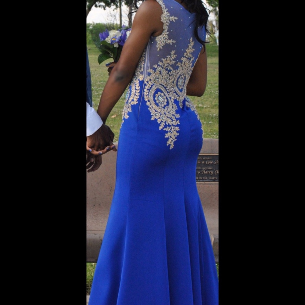 Dress - Picture 5 of 5